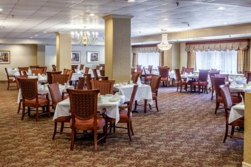 The-Regency-Assisted-Living-Main-Dining-Area